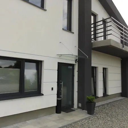 Prywatne Lotnicza 民宿 别尔斯克-比亚拉